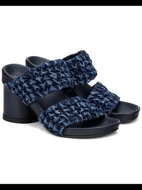 AGL Jane H Goffre Slide Size 38 retail 400.00